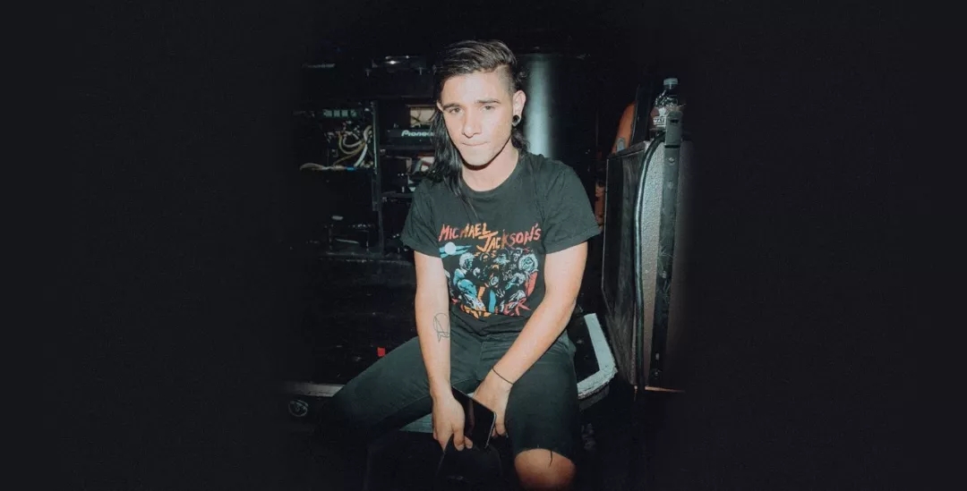 单王卡没有节奏。蓝色的 Robot 的钩子肯定会击中蓝队，捍卫传奇杯冠军